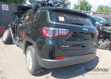 2024 Jeep Compass Latitude 4X4 z USA, uszkodzony, nr VIN 3C4NJDBN9RT109365